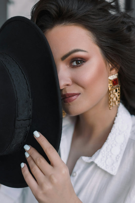 How to Layer Jewellery Like a Stylist