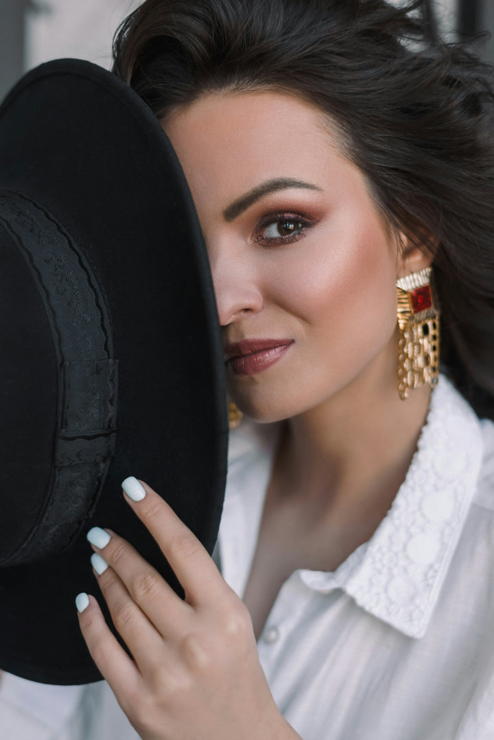 How to Layer Jewellery Like a Stylist