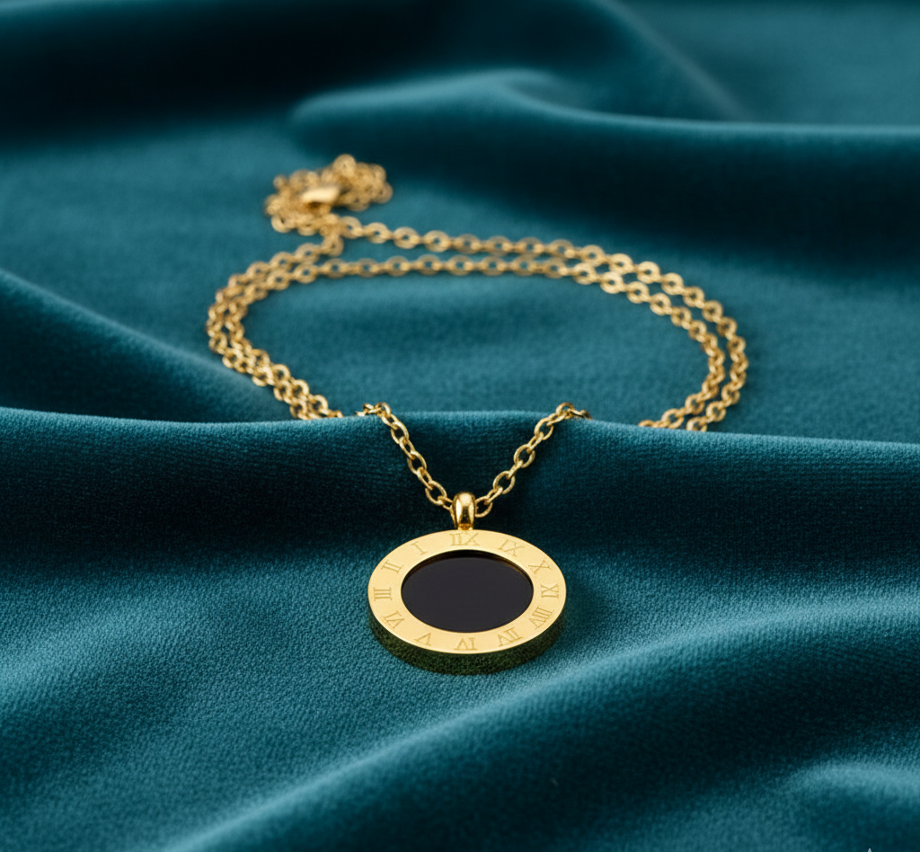 “Timeless Roman” Necklace – 18K Gold Glow