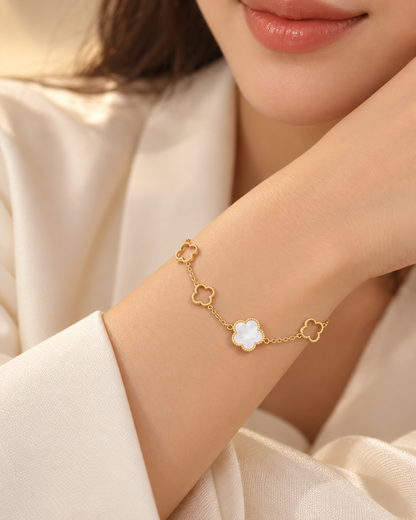 Luna Clover Gold Bracelet – White Clover Charm