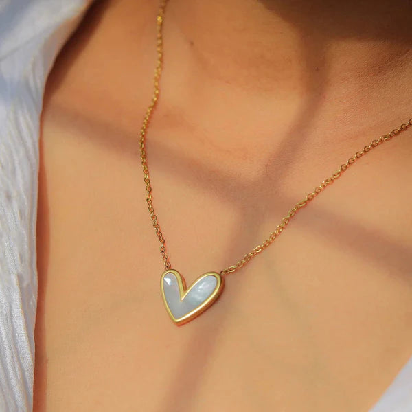 "Heart MOP Pendant" Necklace – 18K Premium Gold Plated