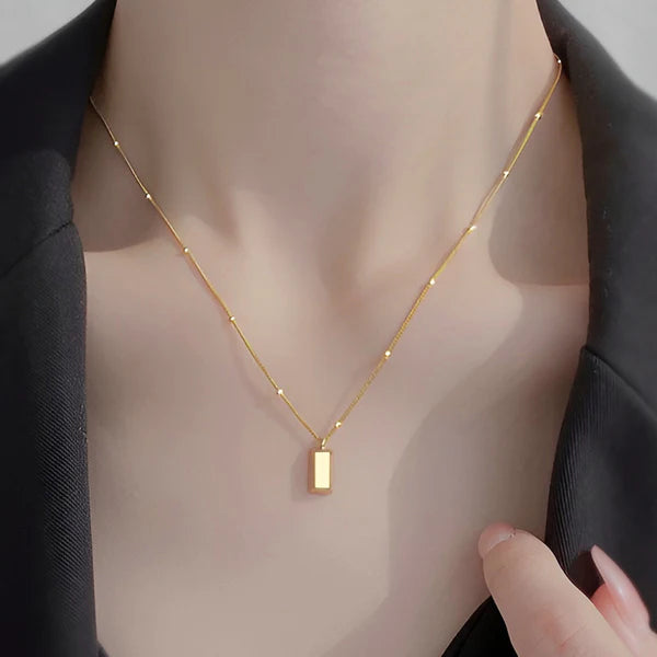 "Rectangular Pendant" Necklace – 18K Premium Gold Plated
