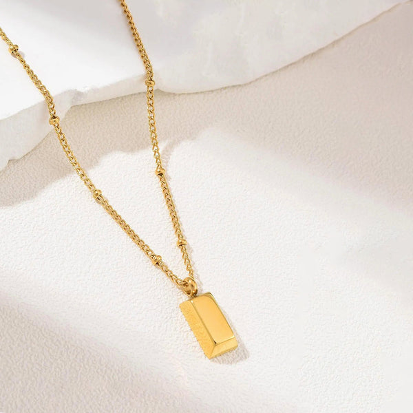"Rectangular Pendant" Necklace – 18K Premium Gold Plated