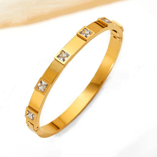 "White Square Diamond" Bracelet – 18K Premium Gold Plated