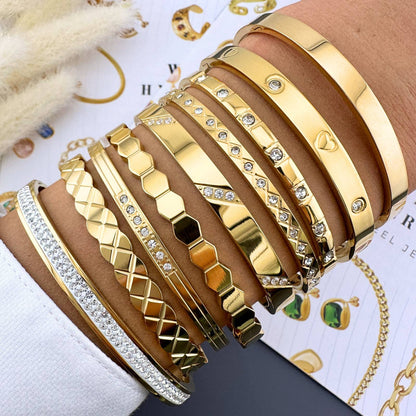 "Classic Round" Bracelet – 18K Gold Charm