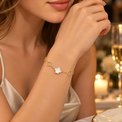 Luna Clover Gold Bracelet – White Clover Charm