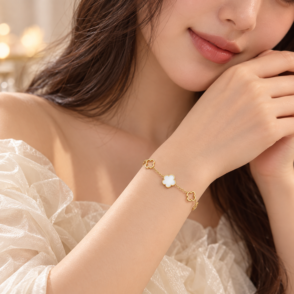 Luna Clover Gold Bracelet – White Clover Charm