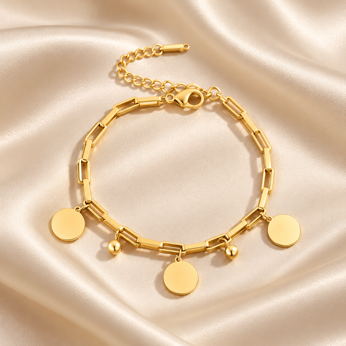 Gold Disc Charm Link Bracelet – Elegant Everyday Luxury