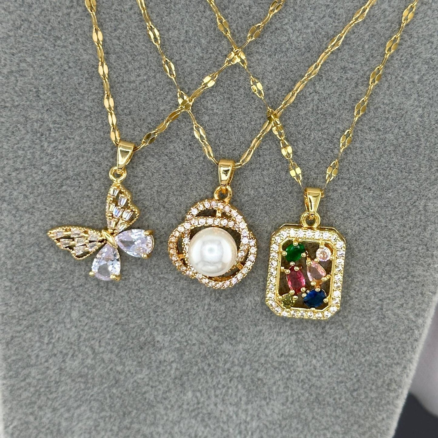 “Colorful Spark” Necklace – 18K Gold Glow