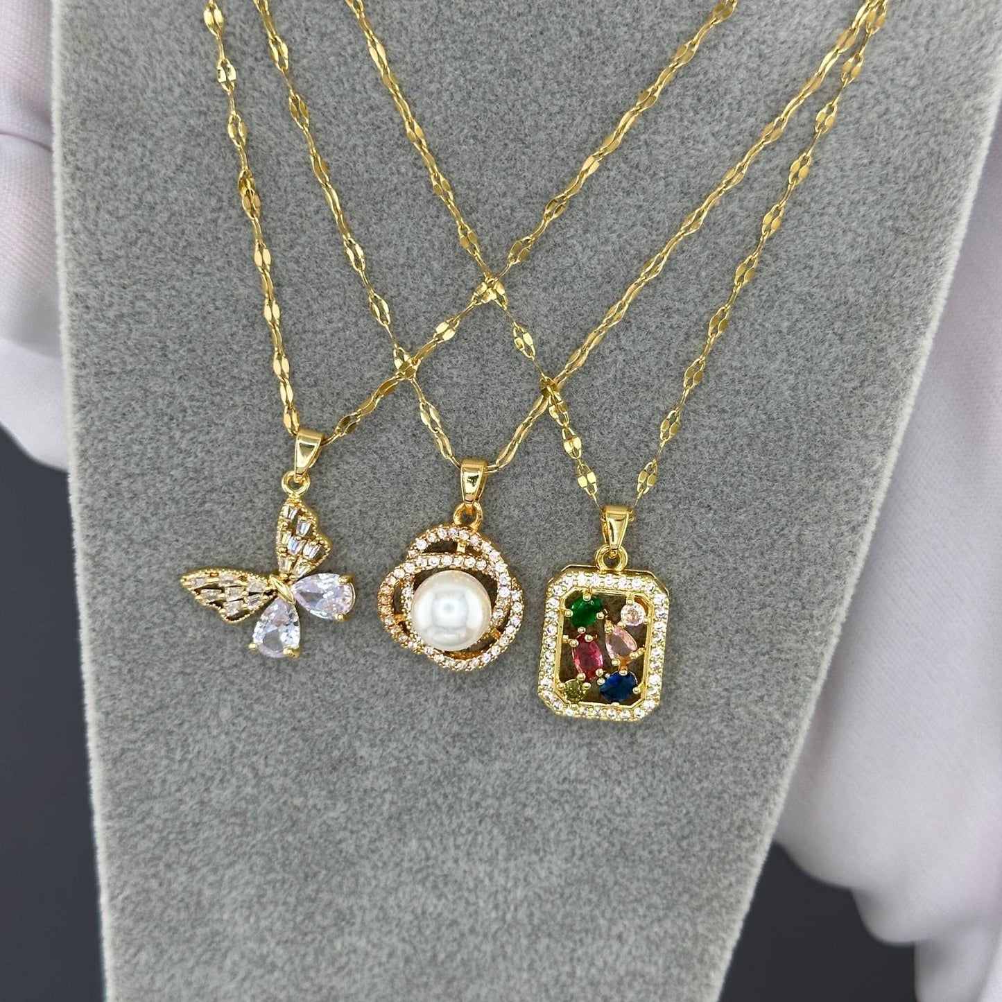 “Colorful Spark” Necklace – 18K Gold Glow