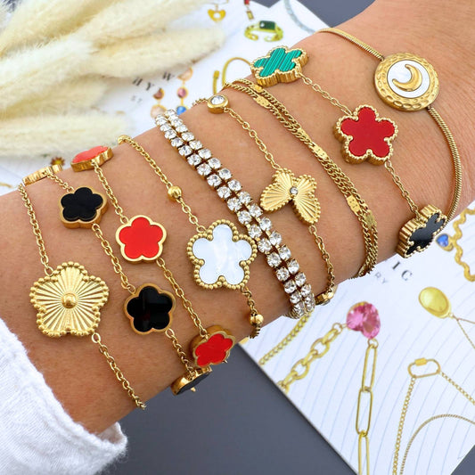 "Flower Meadow" Bracelet – 18K Gold Elegance