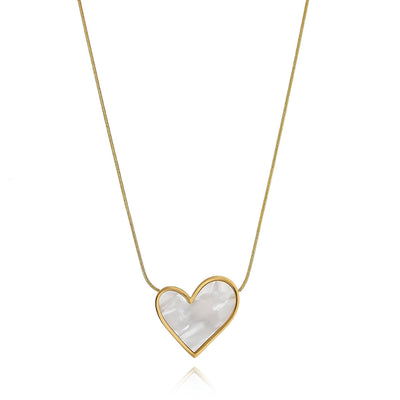 “Classic Heart” Necklace – 18K Gold Elegance