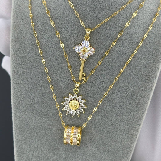 "Key" Necklace – 18K Gold Elegance