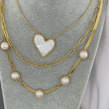 "Classic Heart" Necklace – 18K Gold Elegance