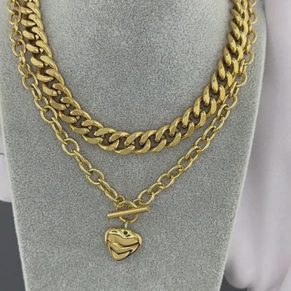 “Circle & Heart” Necklace – 18K Gold Glow