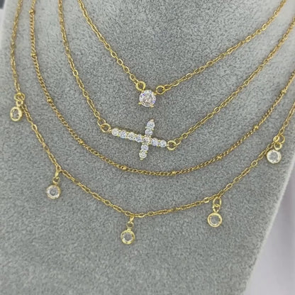 “Ocean Glow” Necklace – 18K Gold Radiance