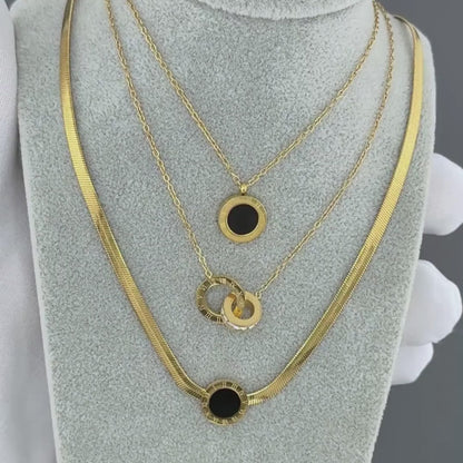 “Timeless Roman” Necklace – 18K Gold Glow