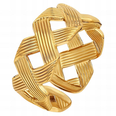 “Shaped Beauty” Ring – 18K Gold Design