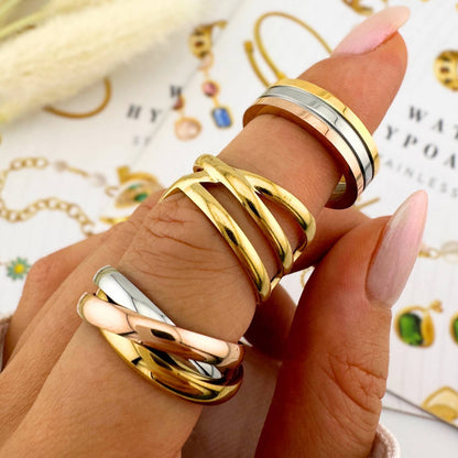 “Cross Circles” Ring – 18K Gold Charm